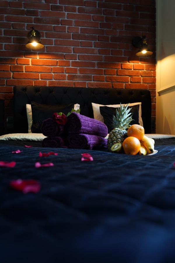 Jacuzzi Spa Black Apartment Cracovia Esterno foto