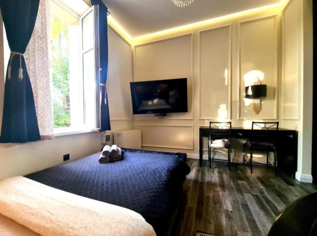 Jacuzzi Spa Black Apartment Cracovia Esterno foto
